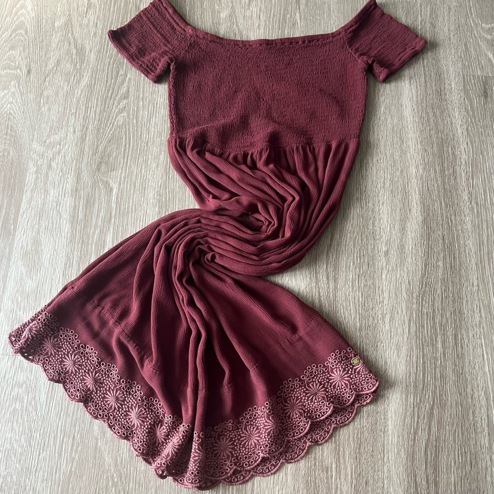 MOVING SALE 📦 Roxy Off The Shoulder Beach Cover or Dress Medium Maroon Burgundy